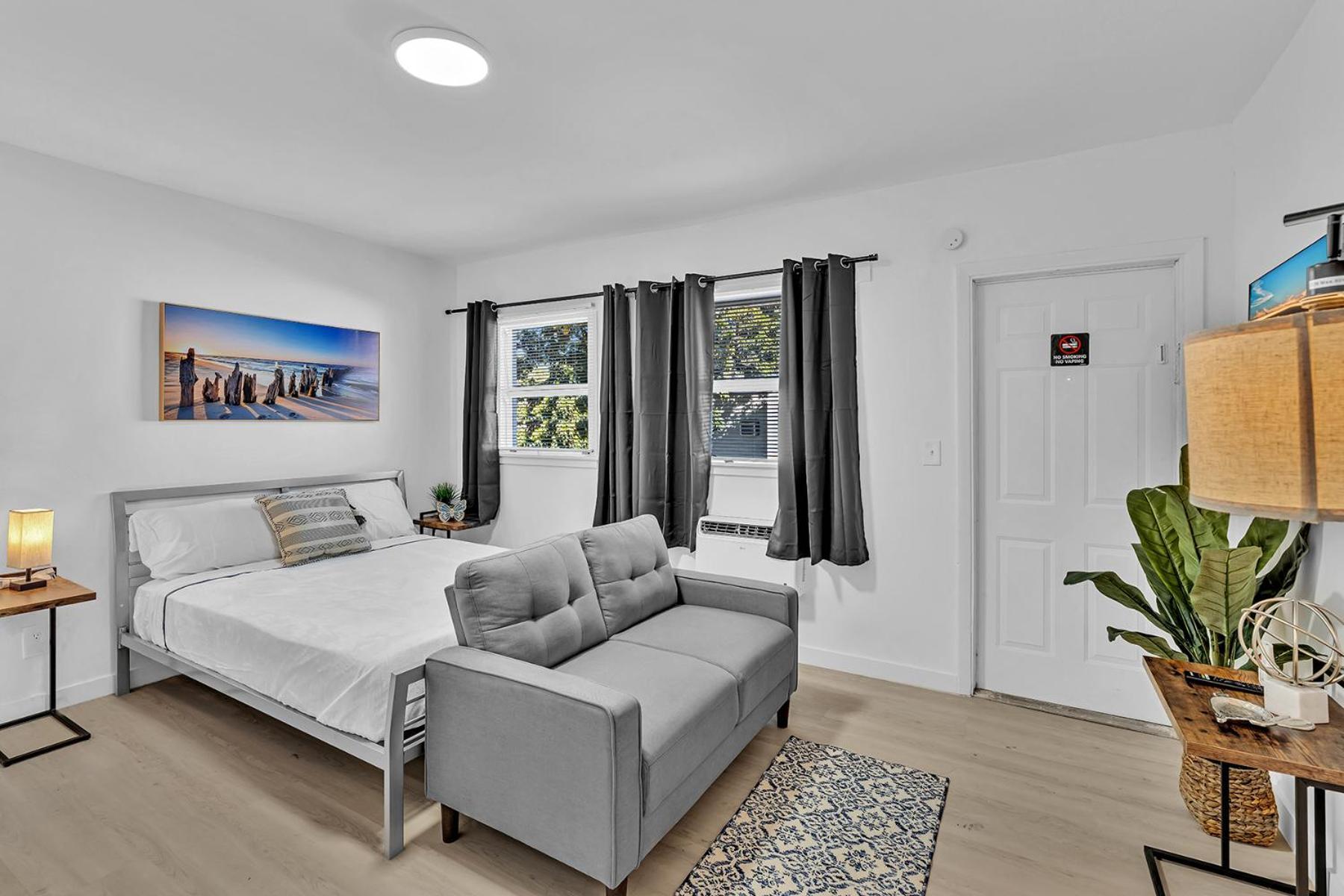 Young Circle & Hollywood Blvd Posh Studio Suite Exterior foto